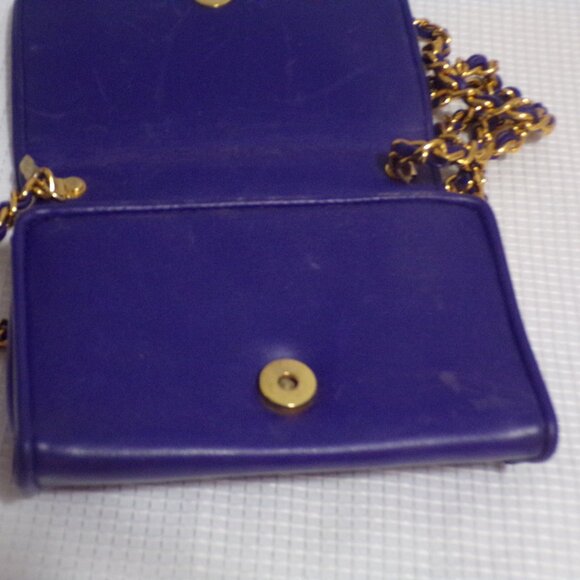 Lord & Taylor 1980"s Crossbody Chain Strap Leather Navy Blue - Picture 7 of 9